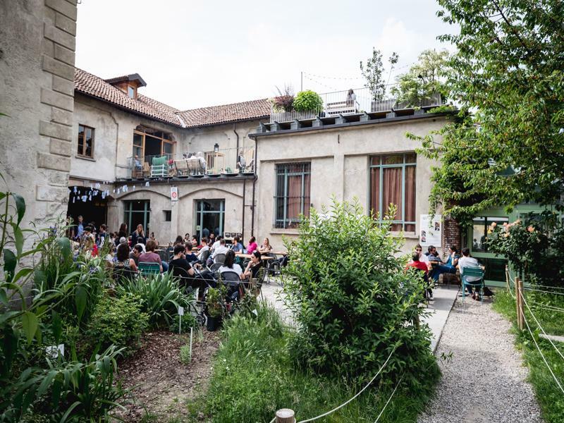 Un Posto A - All'interno Di Una Cascina Del 700 *